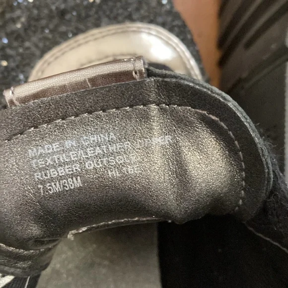 Michael Kors sneakers size 7.5 - Picture 7 of 8